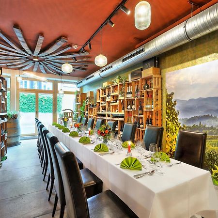 Hotel Mueller Cafe & Wein - Mondholzhotel Файтсхёххайм Экстерьер фото