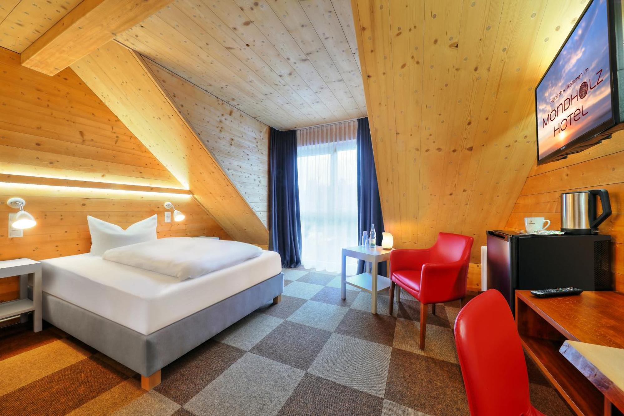 Hotel Mueller Cafe & Wein - Mondholzhotel Файтсхёххайм Экстерьер фото